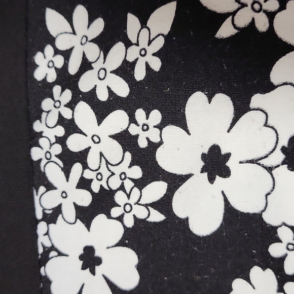 IZ Byer Black and White Floral Silky Dress - Picture 3 of 4